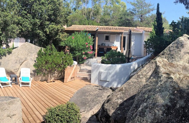 100 metres from Santa Guilia beach, comfortable, garden furniture, barbecue