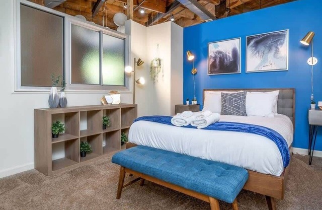 100 Year-Old Historic Brick 2BR Loft |Large Patio2