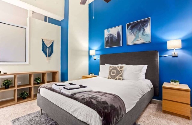 100 Year-Old Historic Brick 2BR Loft High Ceiling5