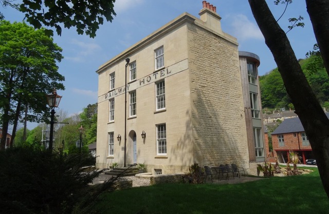 (102)Beautiful Apartment in Landmark Cotswold Grade II Listed Georgian House -