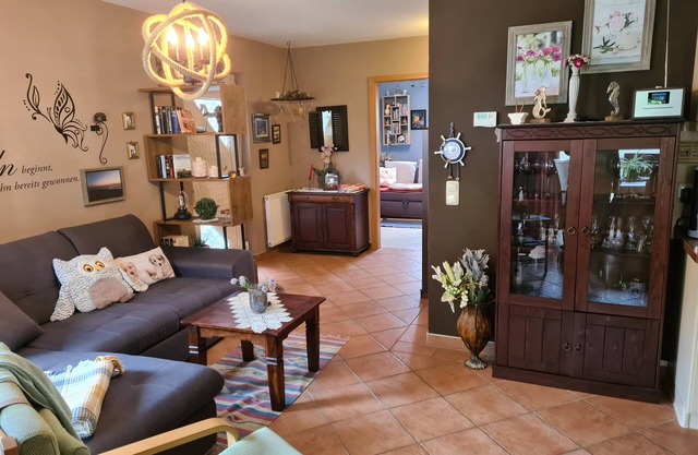 104.2 F2 Ginsterweg 1 c