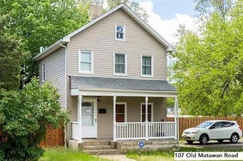 107 Quaint Renovated Single Family 3 Bdrm House