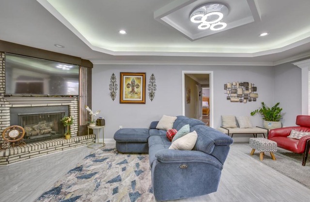 11 Mi to NOLA Westwego Home with Sunroom!