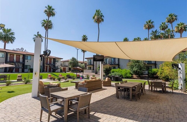 110-Modern Luxury Escape | Pool, Lounge, Fully Equipped Kitchen & Ideal for Any Stay