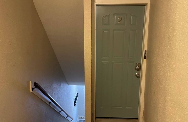 1129 #2/Charming 1-bedroom apartment with WiFi, AC, Free parking