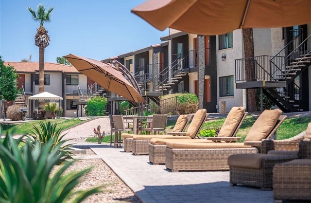 114 Tranquil Escape | Pool, Lounge, Fully Furnished Living & close to Old Town!