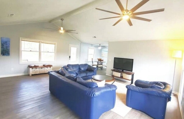 12 ft ceiling - Open Space- Great for Extended Stay