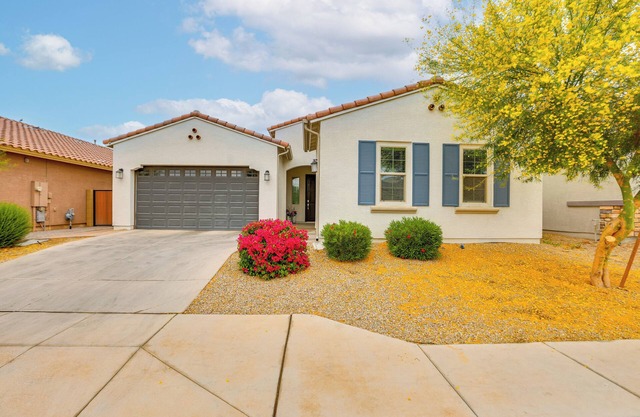 12 Mi to Westgate: Pet-Friendly Home in Tolleson