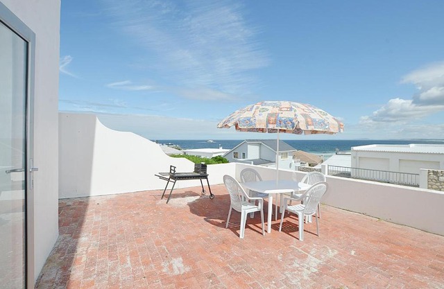 13 on Main Beach Flat