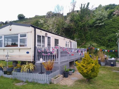 13 Sully Bay Caravan