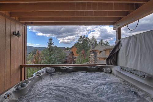 132 - Three Bear Lodge - Meredith Lodging