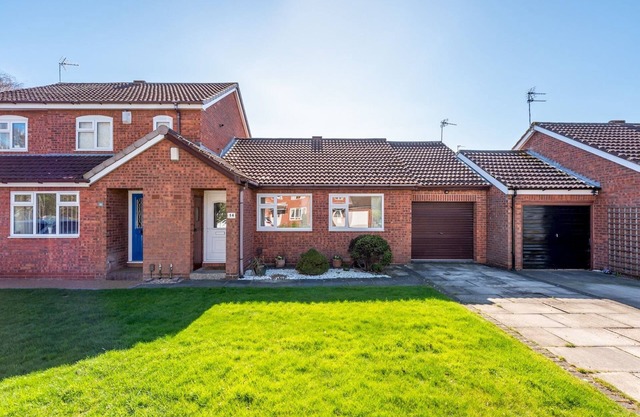 14 Acomb Wood Drive · Peaceful 2-Bed Home in York with Free Parking I Pass The Keys