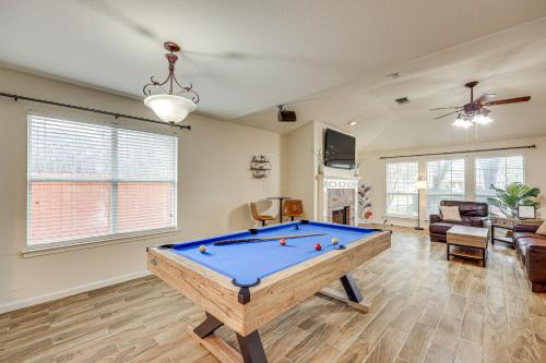 14 Mi to Dtwn San Antonio Home with Pool and Yard