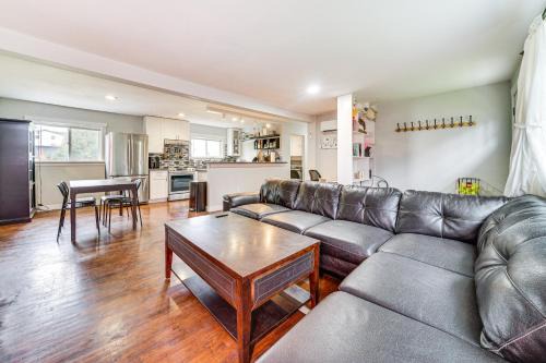 14 Mi to Dtwn Seattle Sleek Home with Large Yard