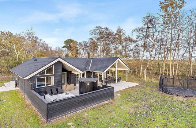 14 person holiday home in Væggerløse