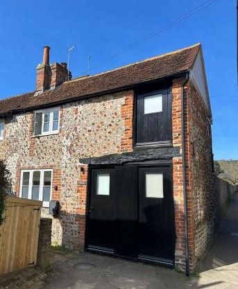 14th century Rose cottage, Centre of Alfriston By Air Premier