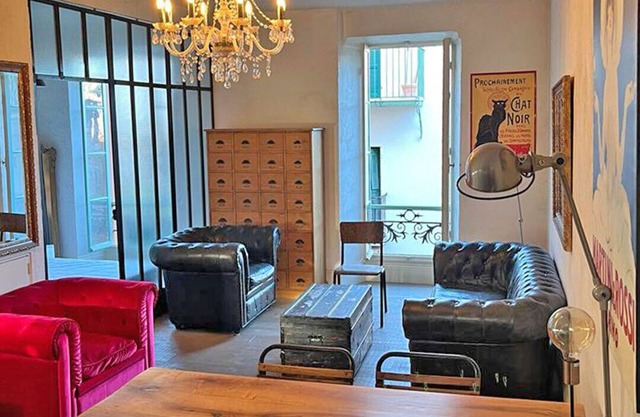 15. Charming 1-bedroom apartment in the Old Town of Villefranche