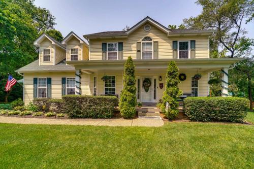 15 Mi to Louisville Family Home with Private Yard!