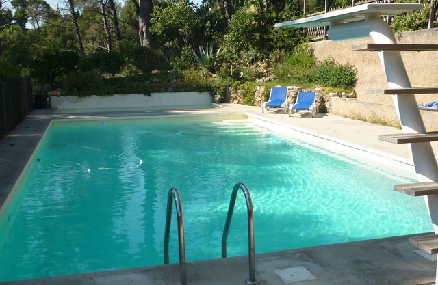 15 mins from Cassis, apartment in a Provencal country house