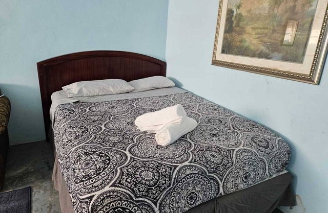 15 or More Stays 4 Br/2 Ba -Arecibo Beach Vibes Unit1