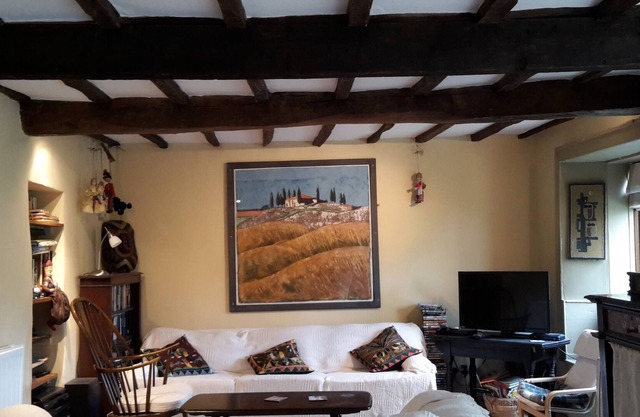 17th Century Cottage in a scenic village, Three bedrooms with modern facilities
