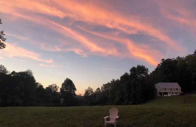 18-Acres in Woodstock - Pet-Friendly, Trails, Brook, Fireplace, Screened Porch