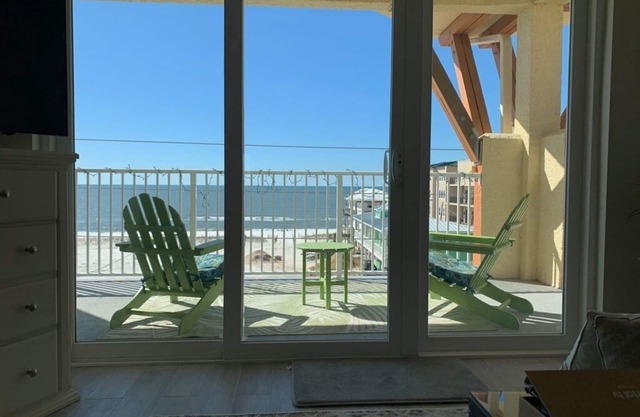 180 Degree Views of the Gulf - Magical 3/2 in Summerhouse has it all!
