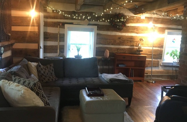 1850 Historic Log Cabin