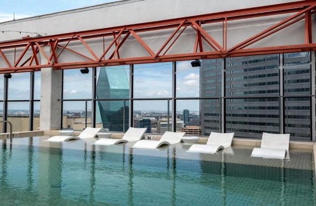 18th flr! CozySuites Best Sky Pool in Dallas 1BR