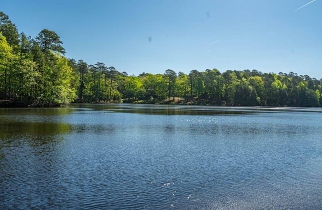 19 LaCanada Way - Spacious Lake Segovia home on one level with garage in Hot