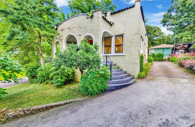1925 Charming Cozy Casita