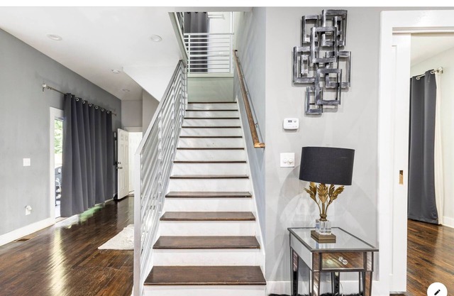 🌟 1966 Modern Luxury Updated - Stylish Home