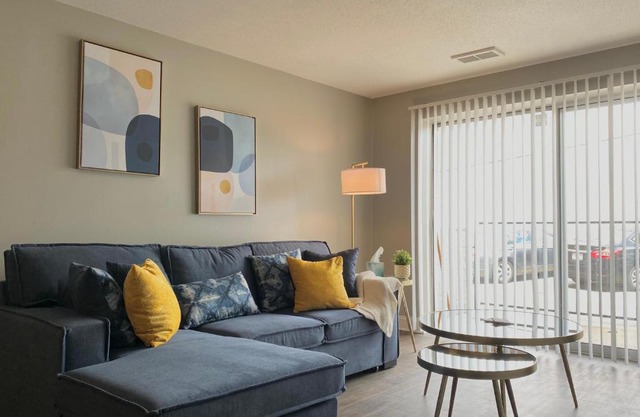 1bed 1 bath Condo with Movie Projector!