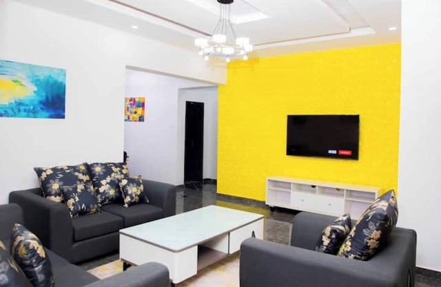 1bedroom with POOL, GYM, Wi-Fi, 24hrs power