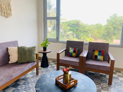 1BHK flat near beach Couple bathtub Pvt terrace