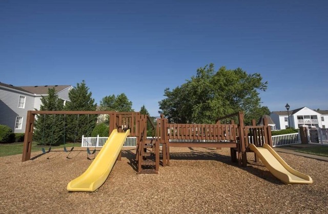 1BR/1BA Condo in Williamsburg - 2 Beds