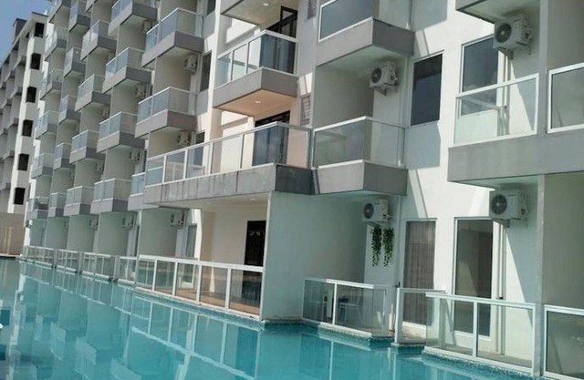 1br Apartment With Pool