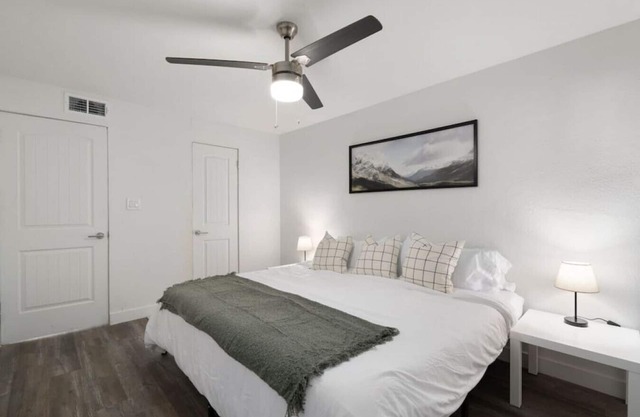 1BR Apt. + Parking | Steps from Phoenix Art Museum