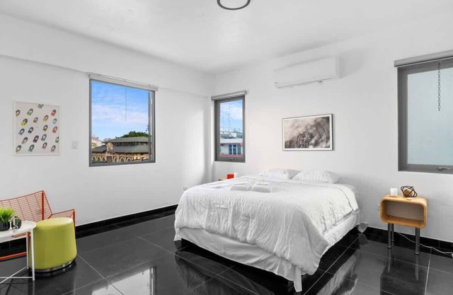 1BR King Bed w/La Placita View 3A