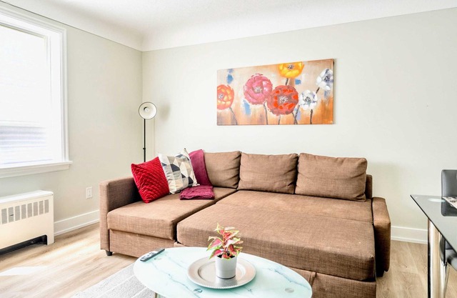 1BR Modern Apt in Corktown Hamilton!