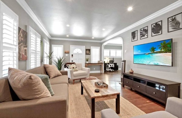1st floor・walk to beach, downtown・2-car garage・patio