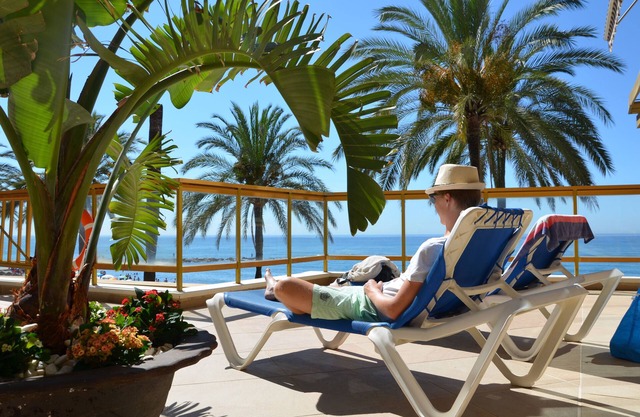 1st line beach Marbella town, parking, 2 pools 100m Orange Square Old Tow