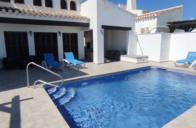 1st line Luxury Golf Villa (3) with Private Pool, full sky package!