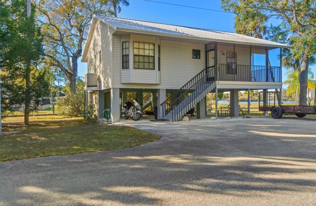 2,2 Stilted House on private peninsula. Renovated June '23.