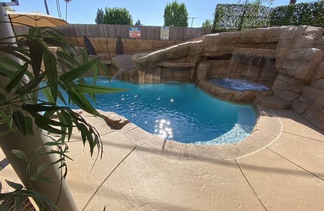 2.7MI DISNEY/CONVENTION CENTER GETAWAY