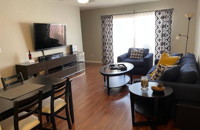 2 BD Townhome Old Town Scottsdale