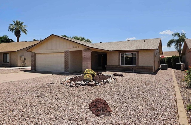 2 bed 2 bath home in a gated/guarded 55+ community with golf and free amenities.