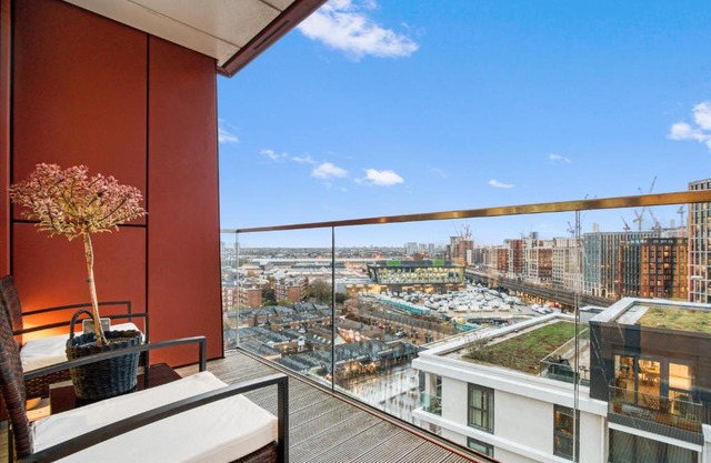 2 Bed 2 Bath Next to Nine Elms Station - Zone 1