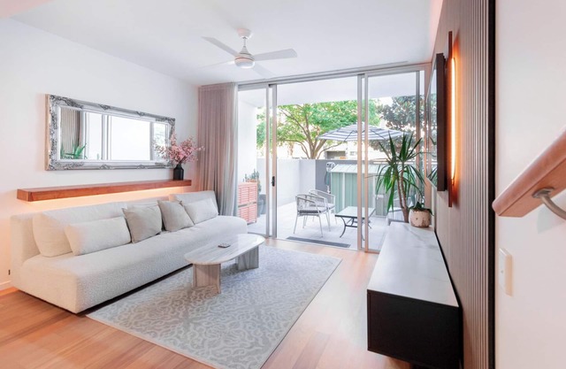 2 Bed, 2 Bathroom Garden Apartment on Oxford Street, Bulimba. Brisbane.