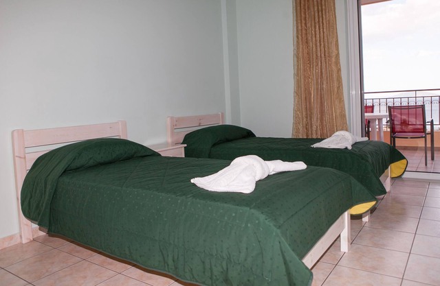 2 bed Apartment for up to 5 in Tolo Close to the Beach with Breathtaking Views